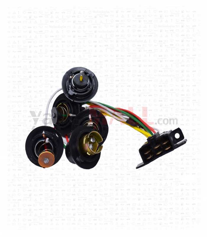 هولدر-خطر-عقب-معمولی-پراید-3-تایی.jpg سوکت چراغ خطر عقب 3 تایی پراید